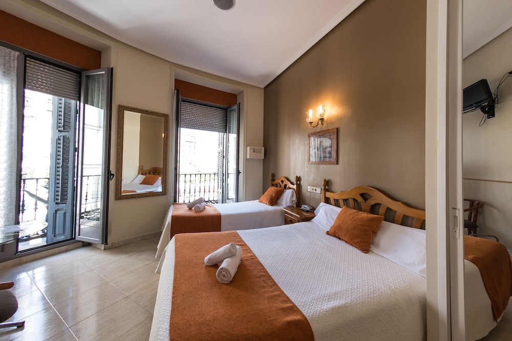 Hostal San Lorenzo 15/50