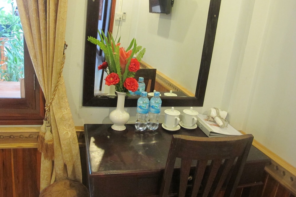 Golden Lotus Place 10/68
