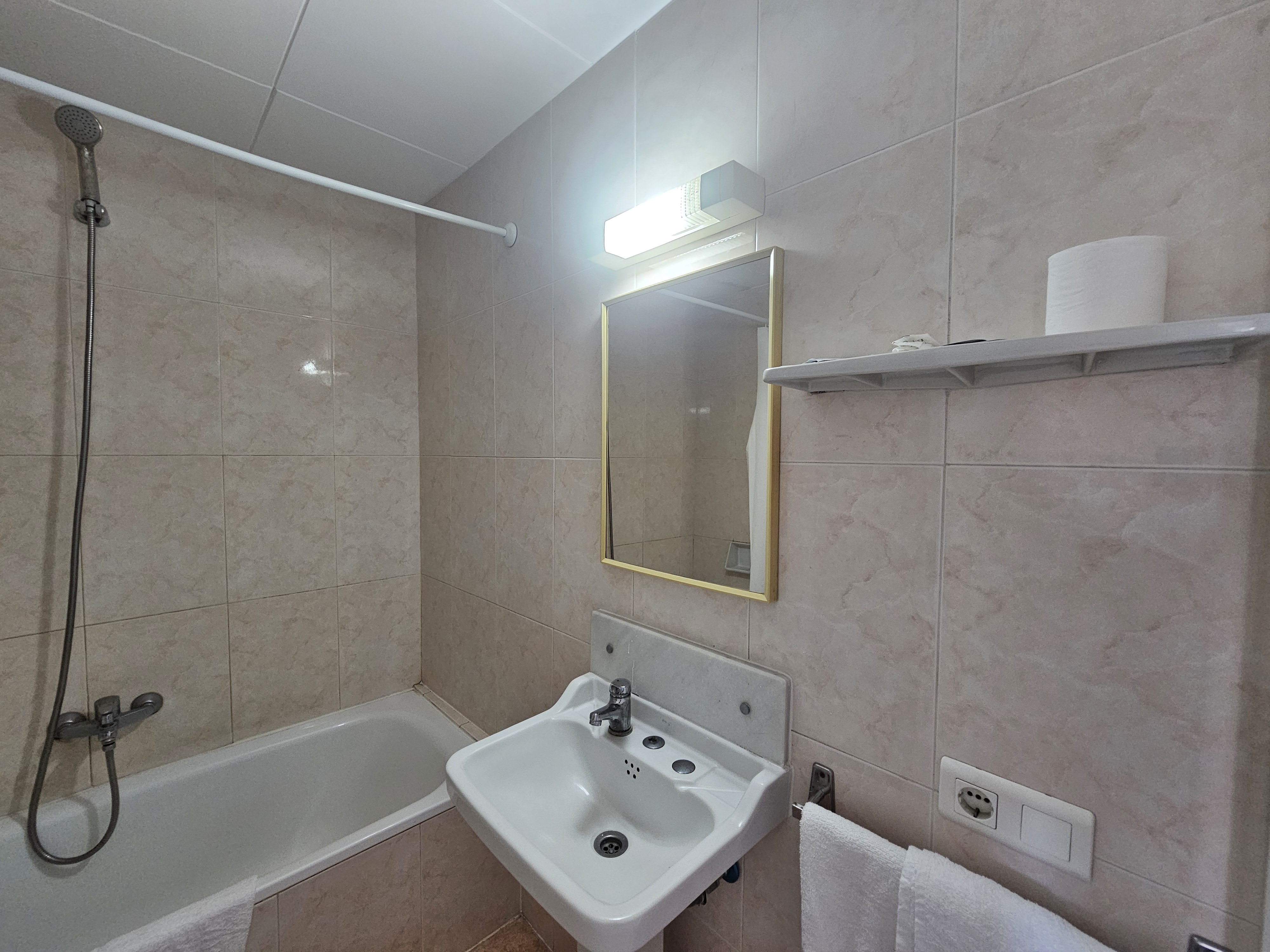 غرفة عائلية، Hotel Marisol 4/5