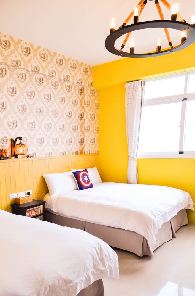 COMFORT, TRIPLE, MULTIPLE BEDS, MOUNTAIN VIEW