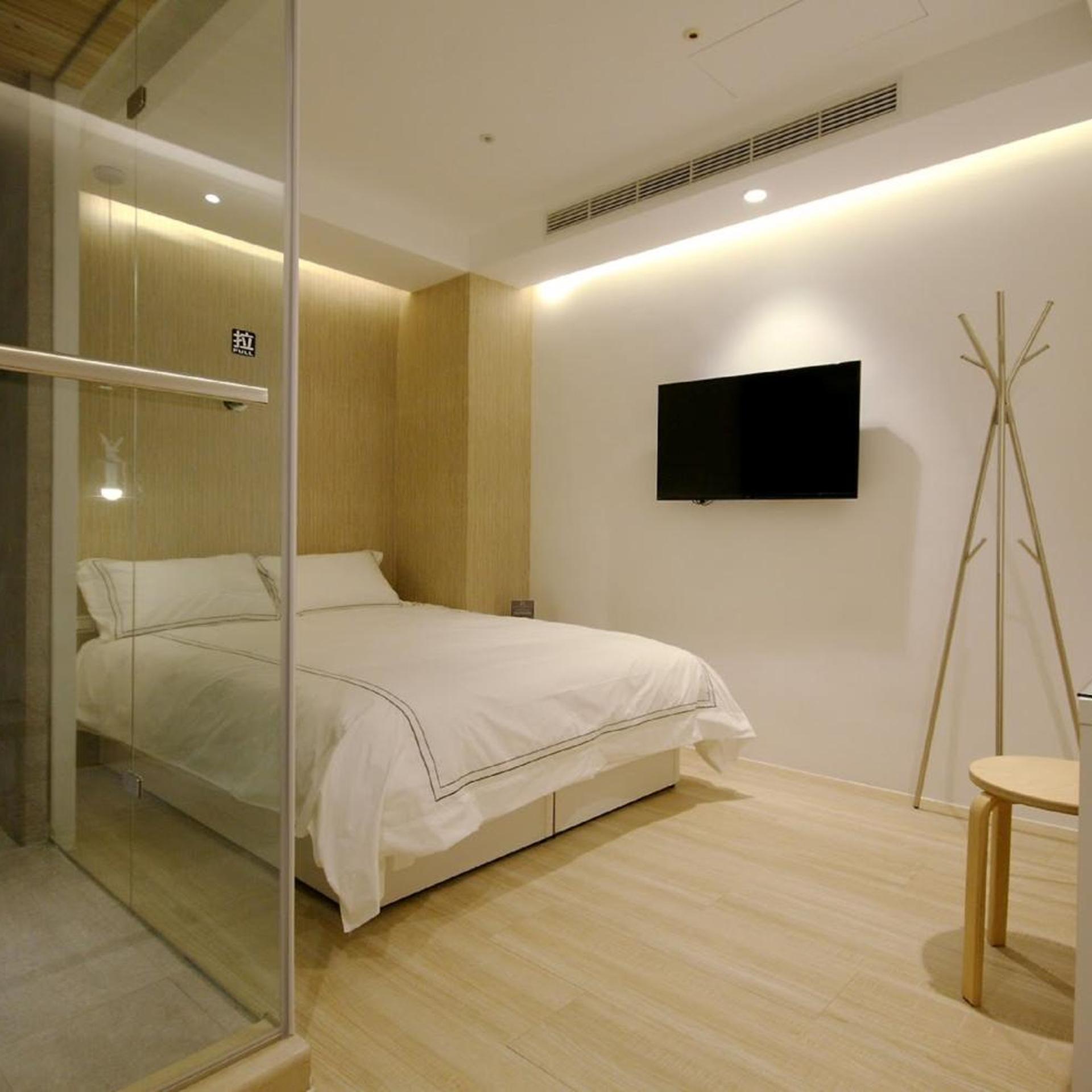 Mini West Hotel 20/50