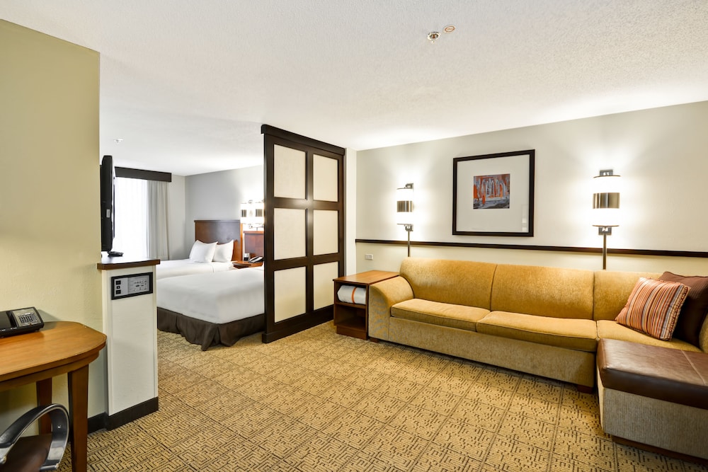 Hyatt Place Chicago/Naperville/Warrenville 9/68