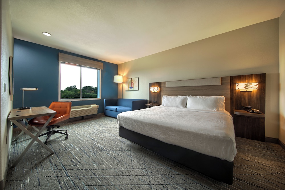 Holiday Inn Express Hotel And Suites Cleveland 14/55