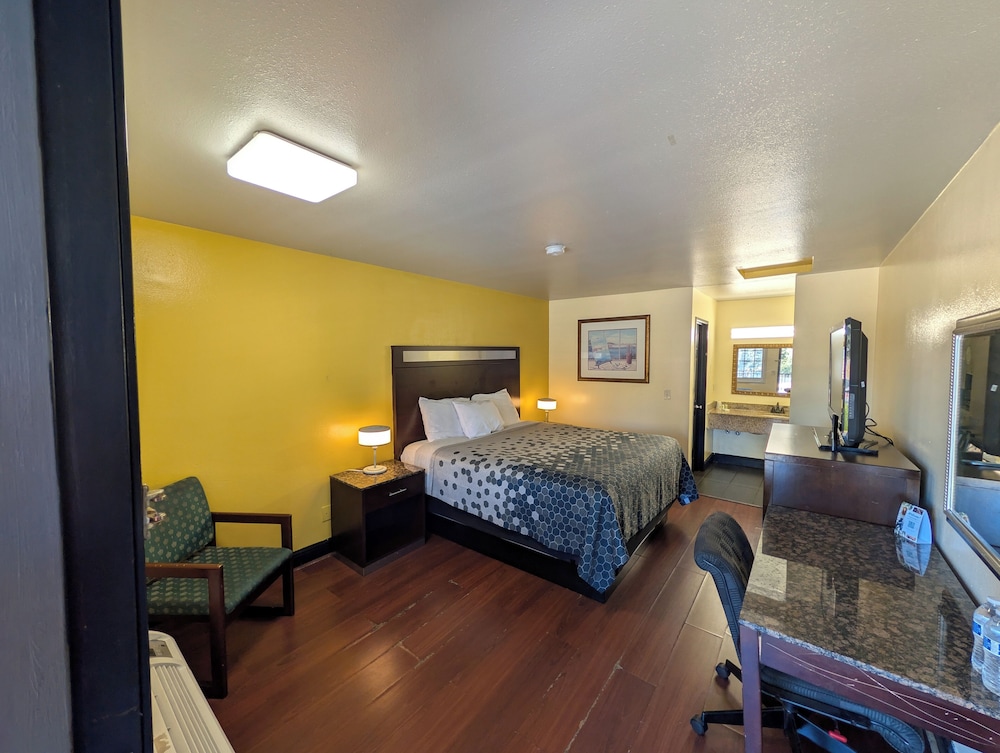Crossroads Inn 25/39