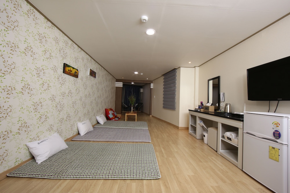 Dorcas Tourist Hostel 19/30