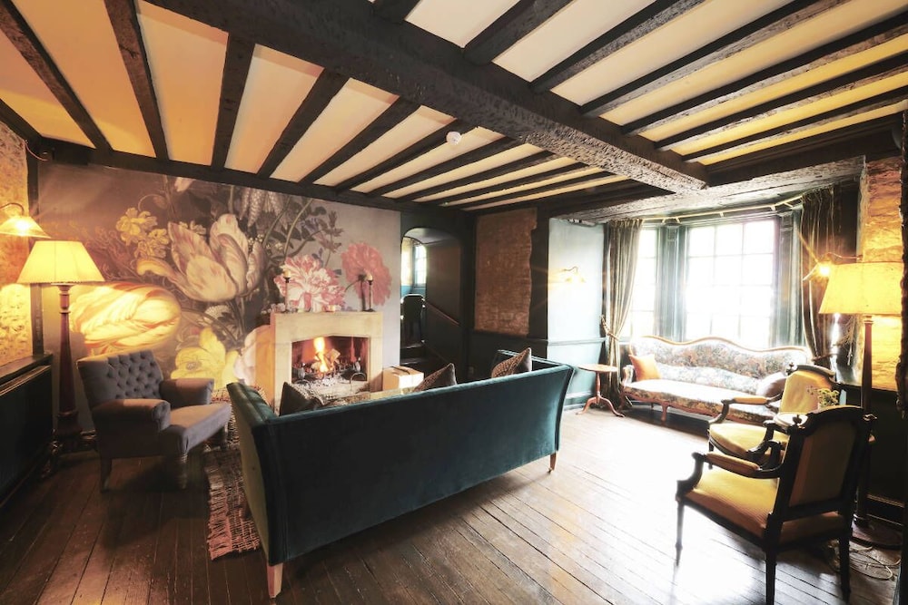 The Bull Hotel 32/47