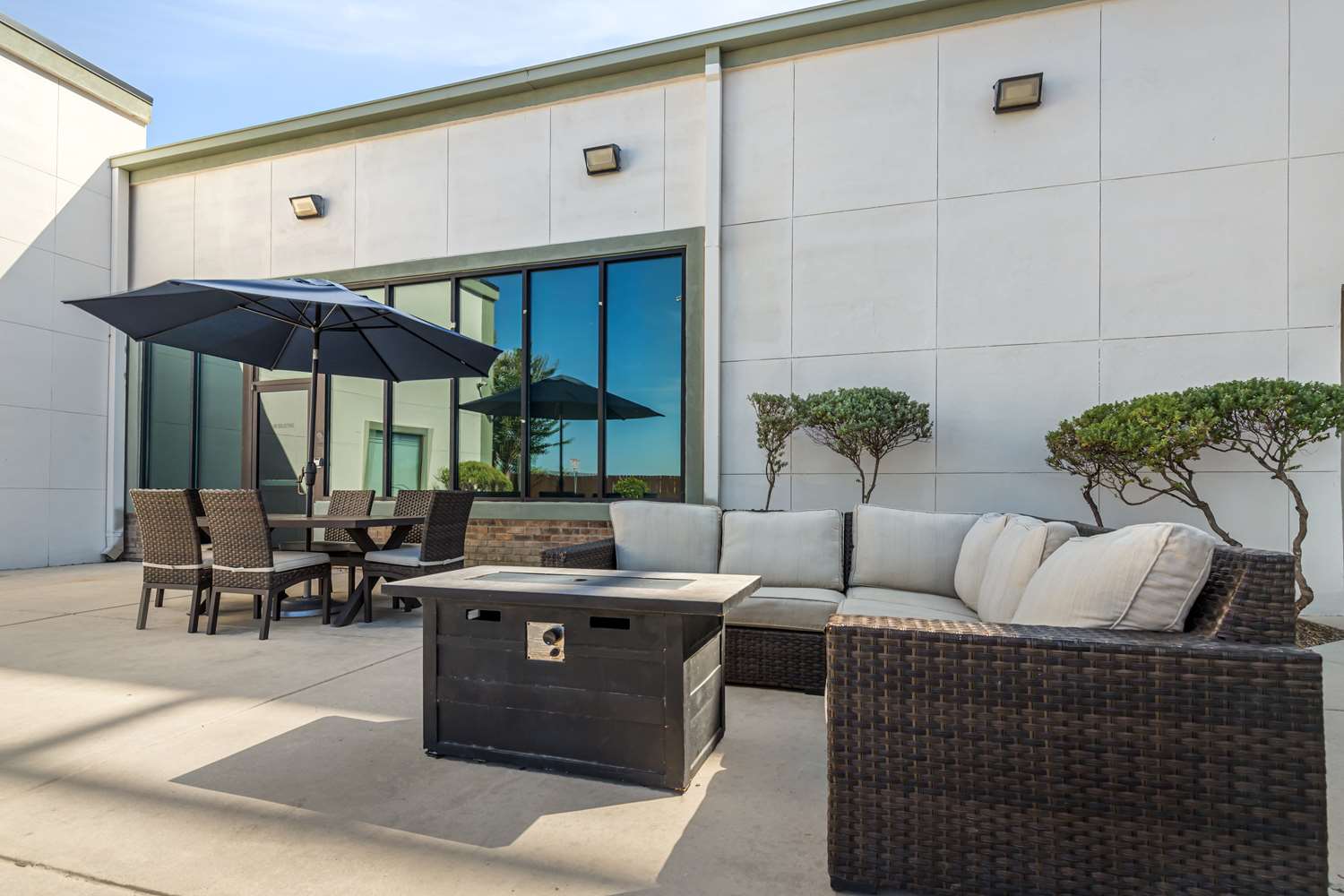Best Western Plus Lackland Hotel & Suites 18/34