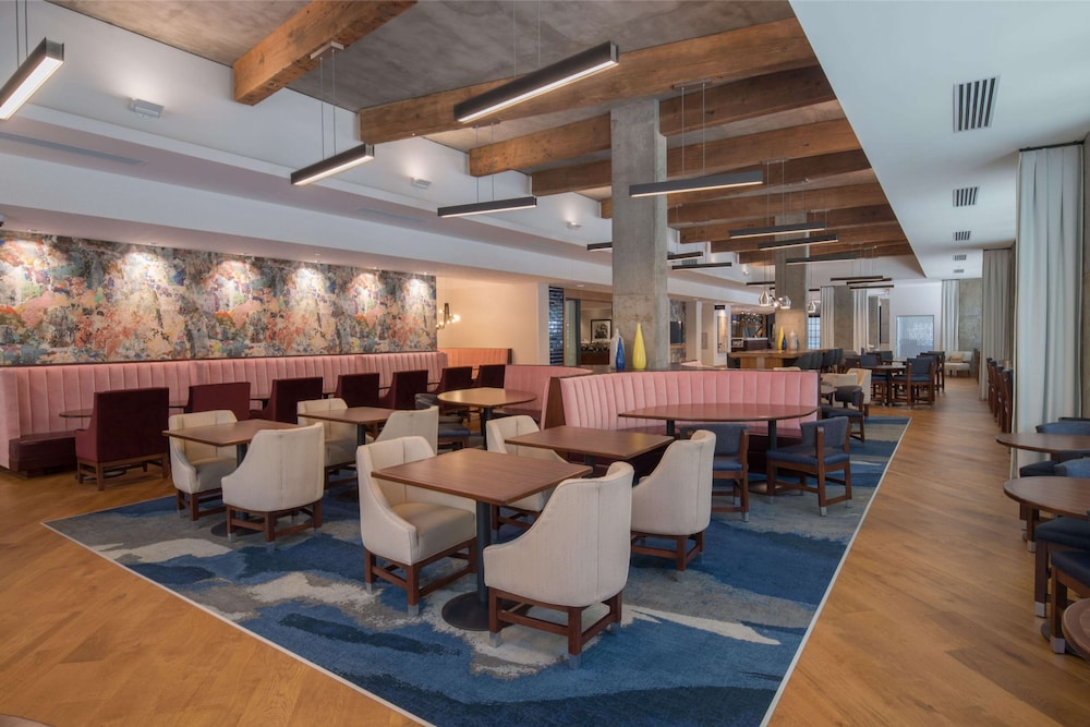 Hampton Inn and Suites by Hilton Portland-Pearl District 36/48