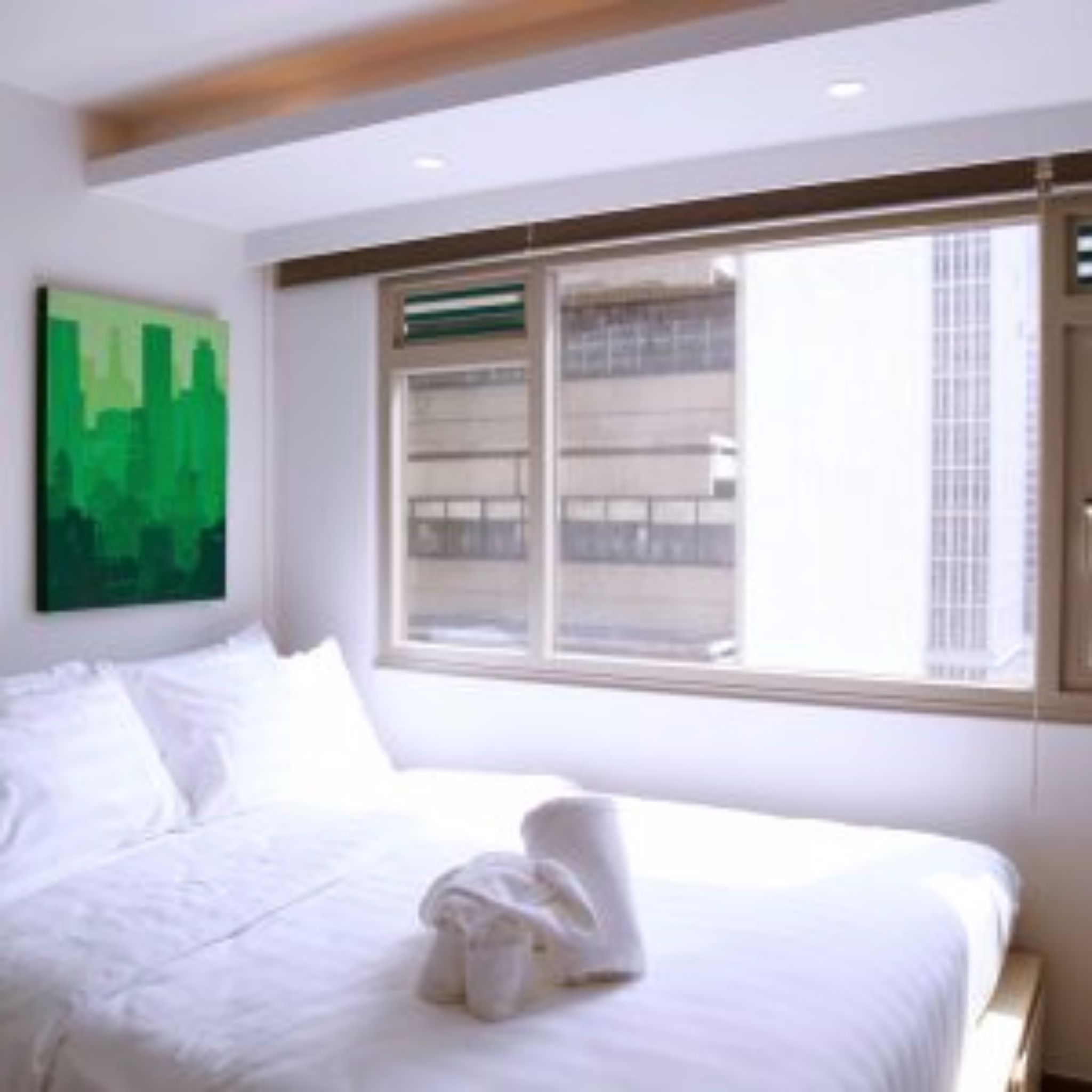 Standard, Queen Bed