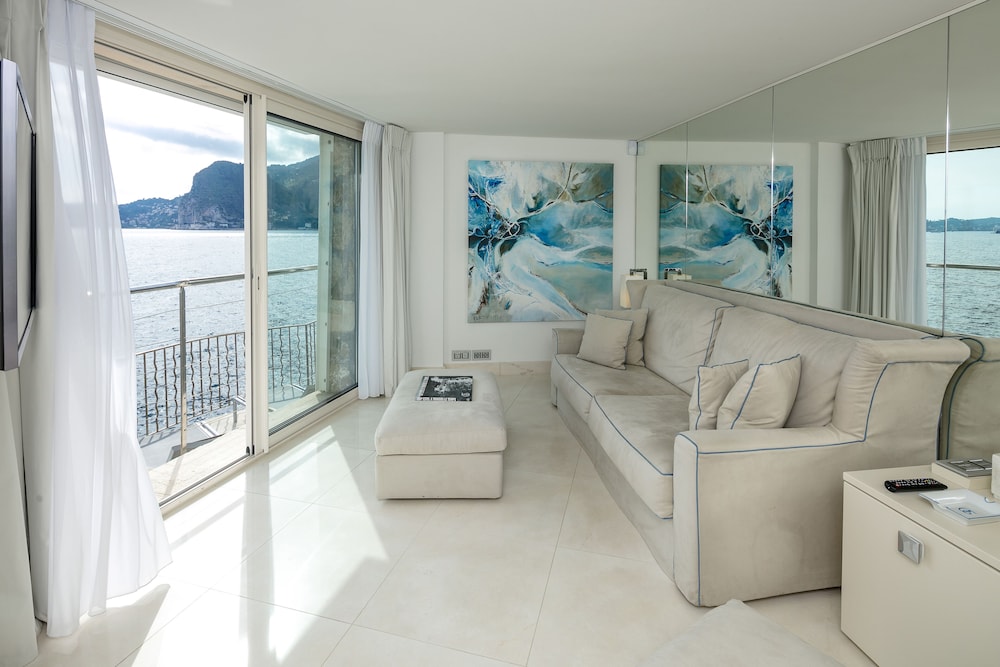 Cap Estel 26/77