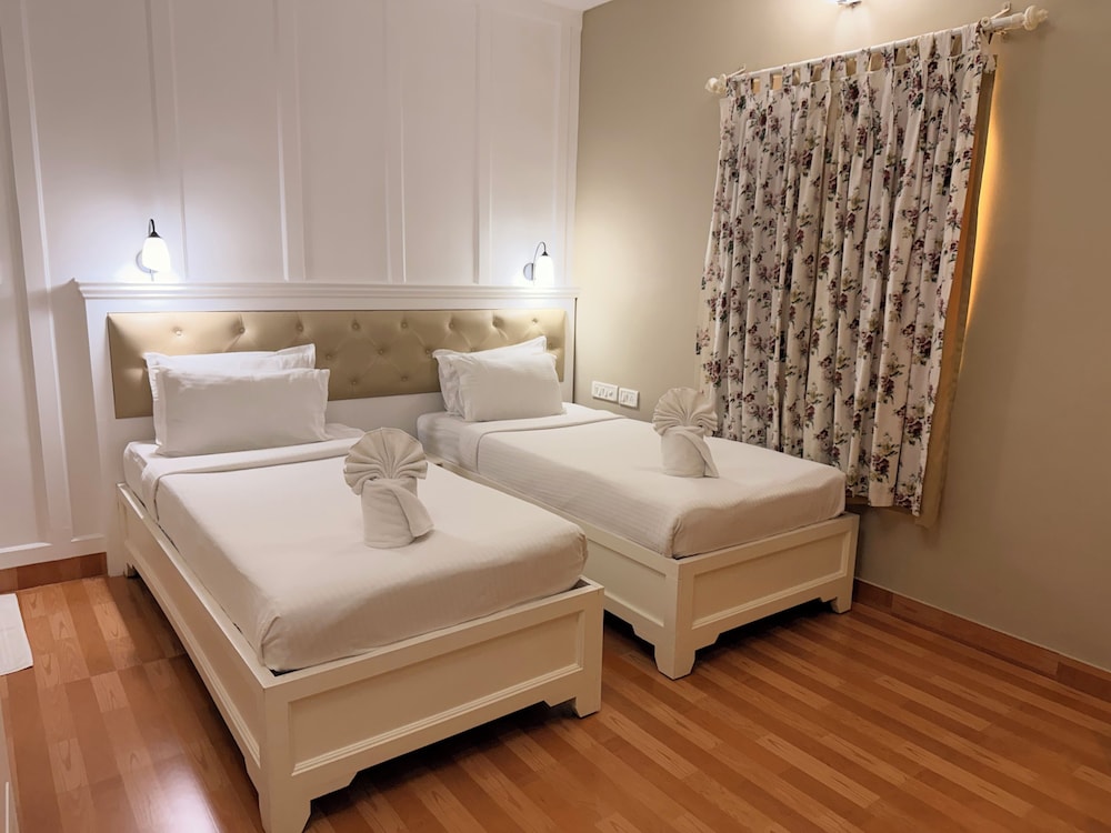 EXECUTIVE, TWIN BEDS