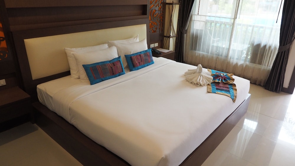 Chivatara Resort And Bangtao Beach Resort Phuket 26/66