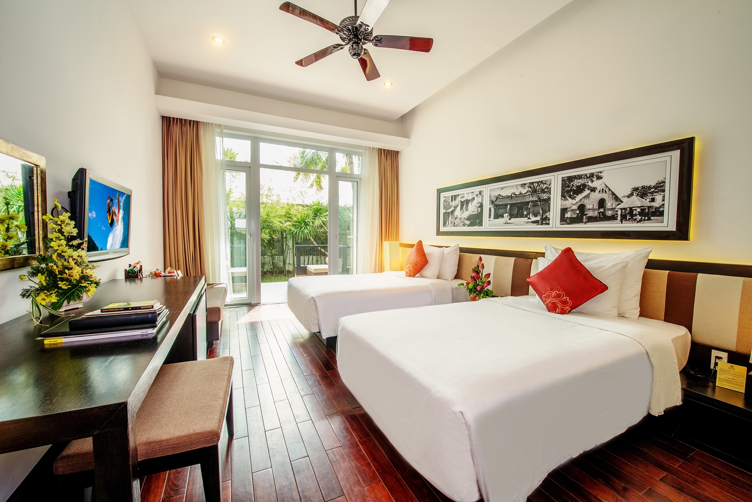 Deluxe, Double or Twin Bed, Garden View
