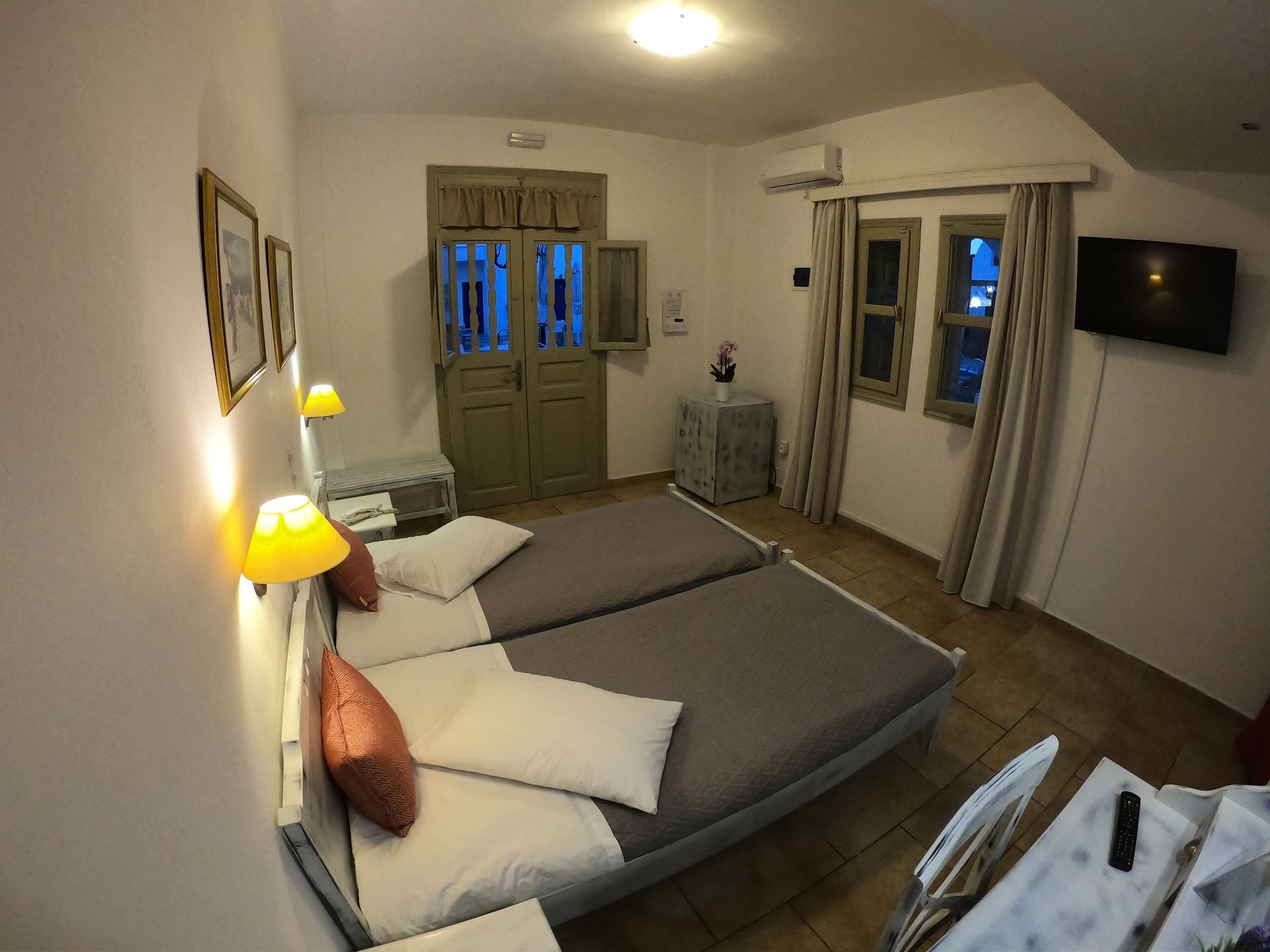 Room, Triple, Mathios Village 9/10