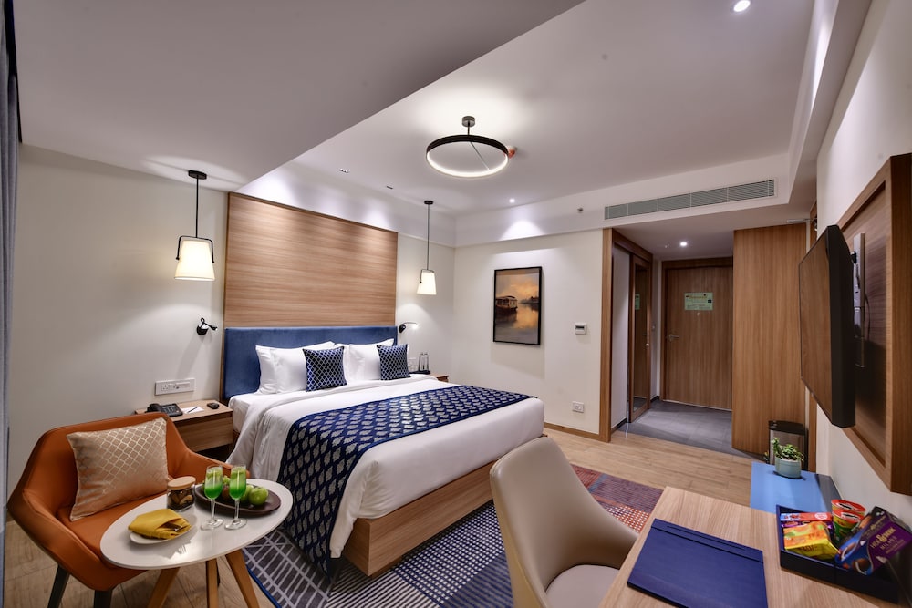 غرفة تنفيذية بسرير كينج، Clarion Hotel Khayal Kochi, Infopark 2/3