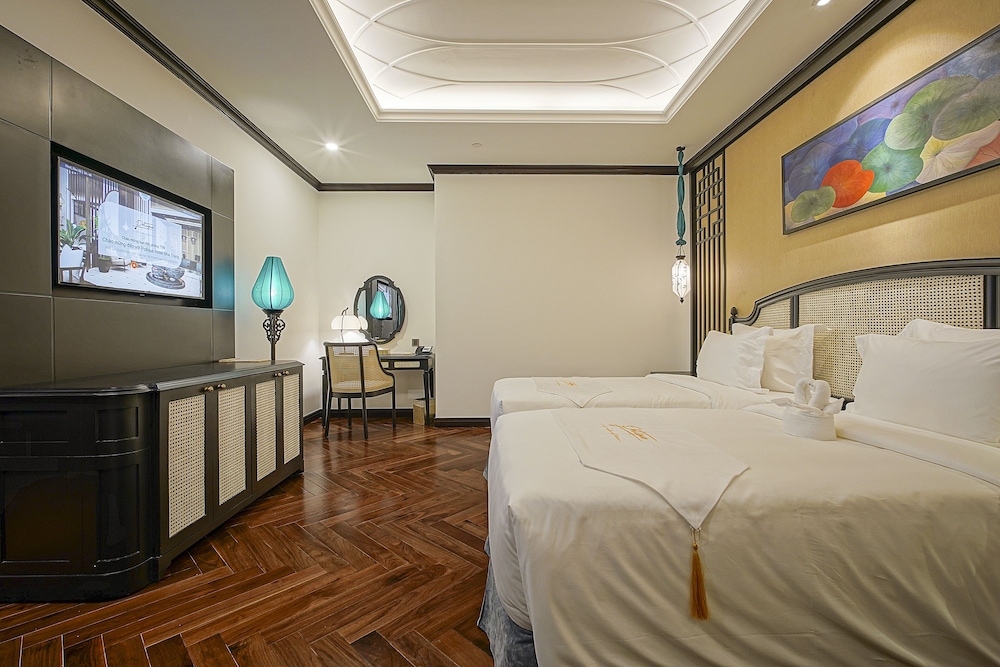 Potique Hotel 8/48