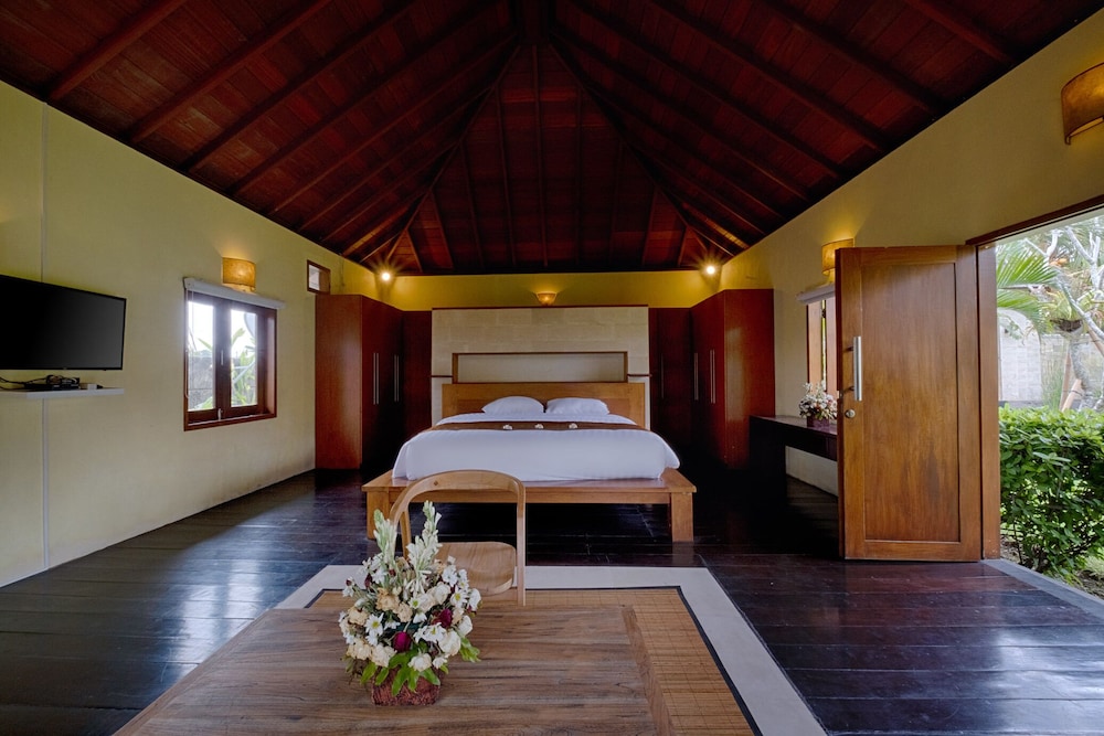 Kutus Kutus Ketewel Villa 16/34