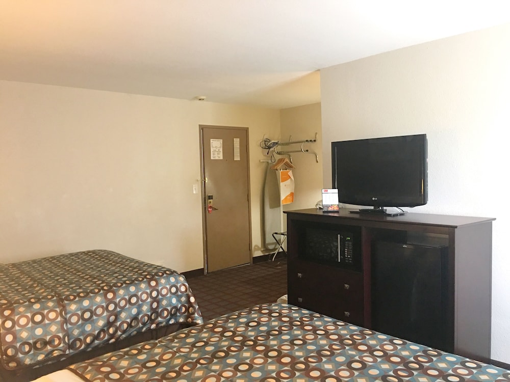 Baymont by Wyndham Iron Mountain 22/69