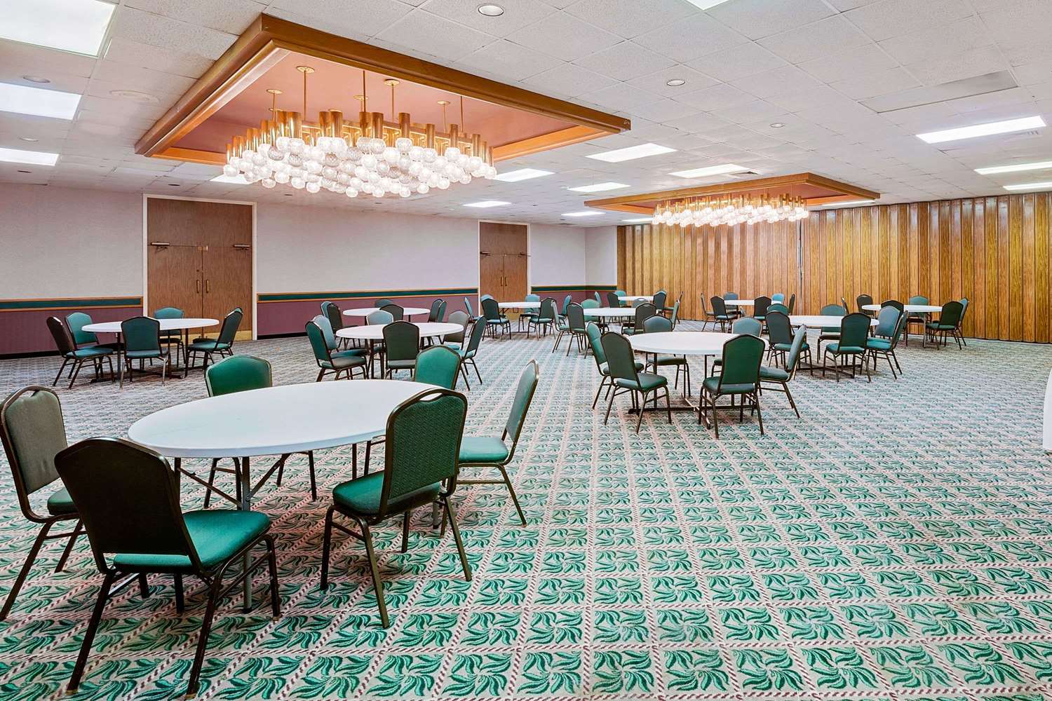 Days Inn by Wyndham Bay City 3/7