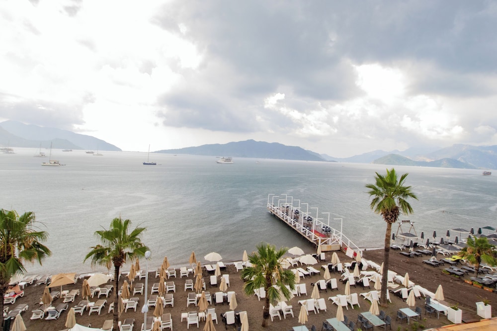 Point Beach Hotel 28/34