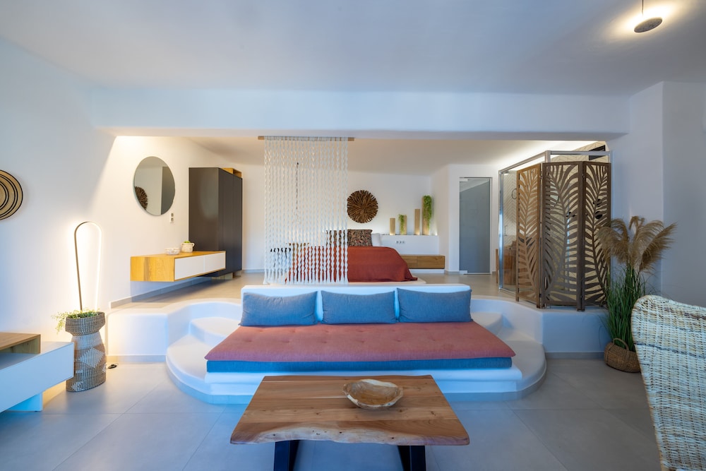 Infinity Blue Suites 39/50