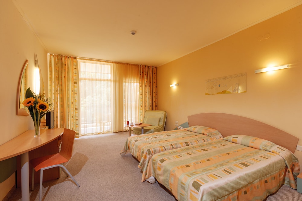 1 BEDROOM, FAMILY, BALCONY