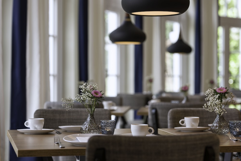 Hotel Restaurant Burg-Klause 44/62