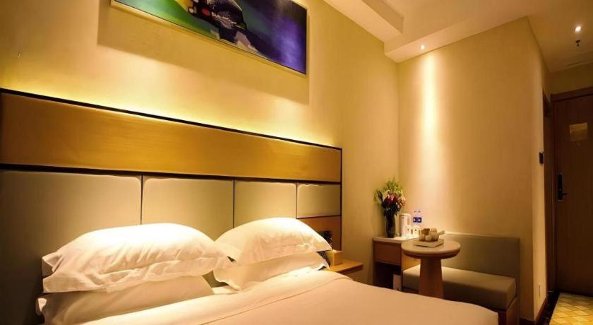 GreenTree Inn Geermu Walking Street Business Hotel 32/51