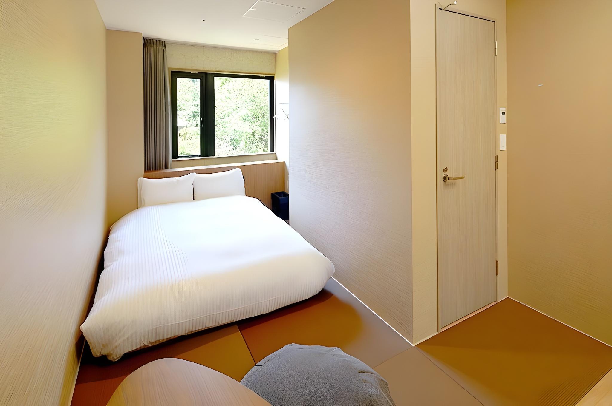 Semi Room, Semi Double Bed