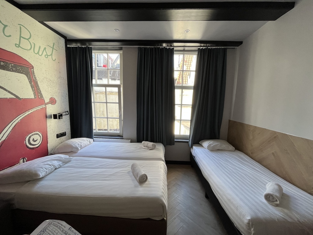 Heart of Amsterdam 12/50