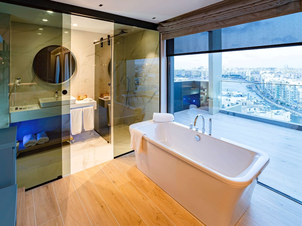 Mercure St. Julian s Malta 31/69