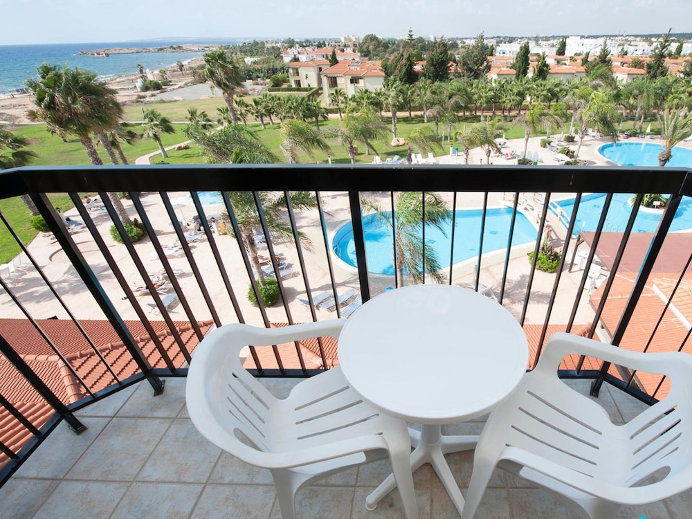 Nelia Sea Breeze 34/48
