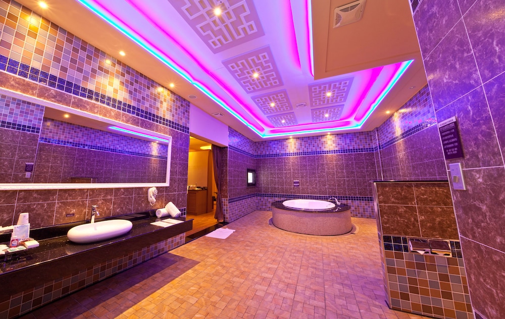 Wei Feng Exquisite Hotel Nanzi Branch 24/50