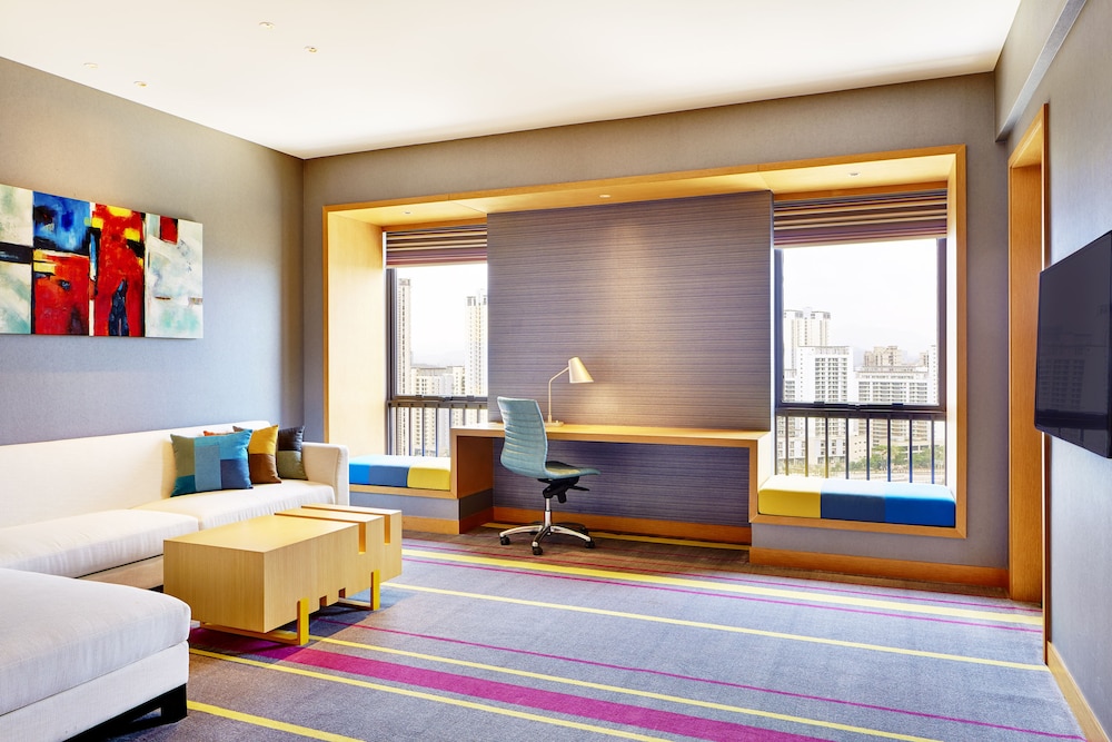 Aloft Dongguan Dynamic Town 31/48