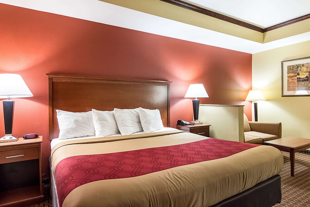 Econo Lodge Inn & Suites Little Rock SW 11/21