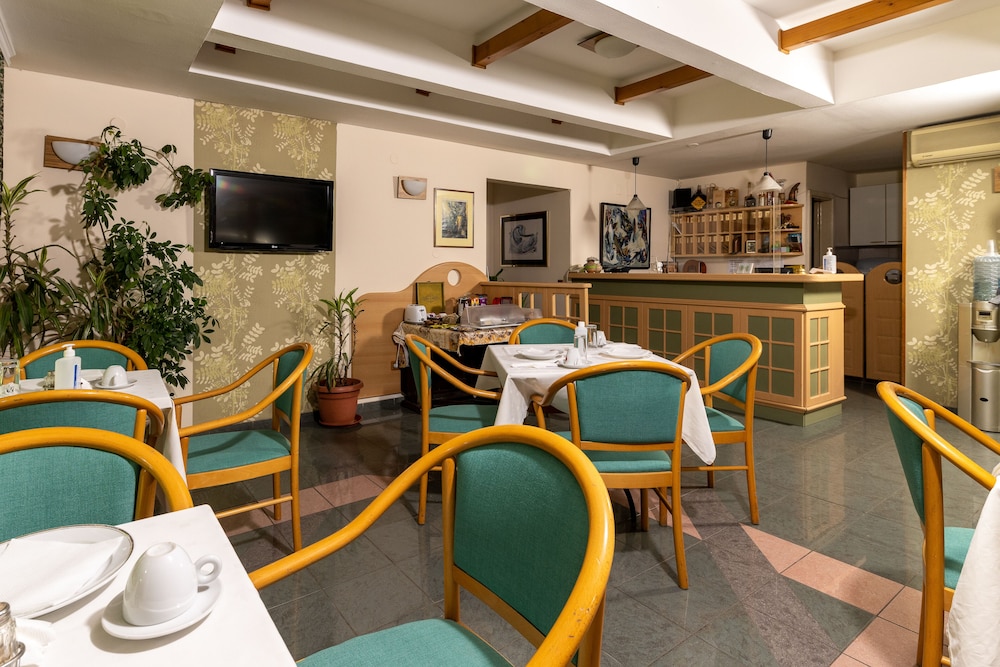 Hotel Kanet 11/20