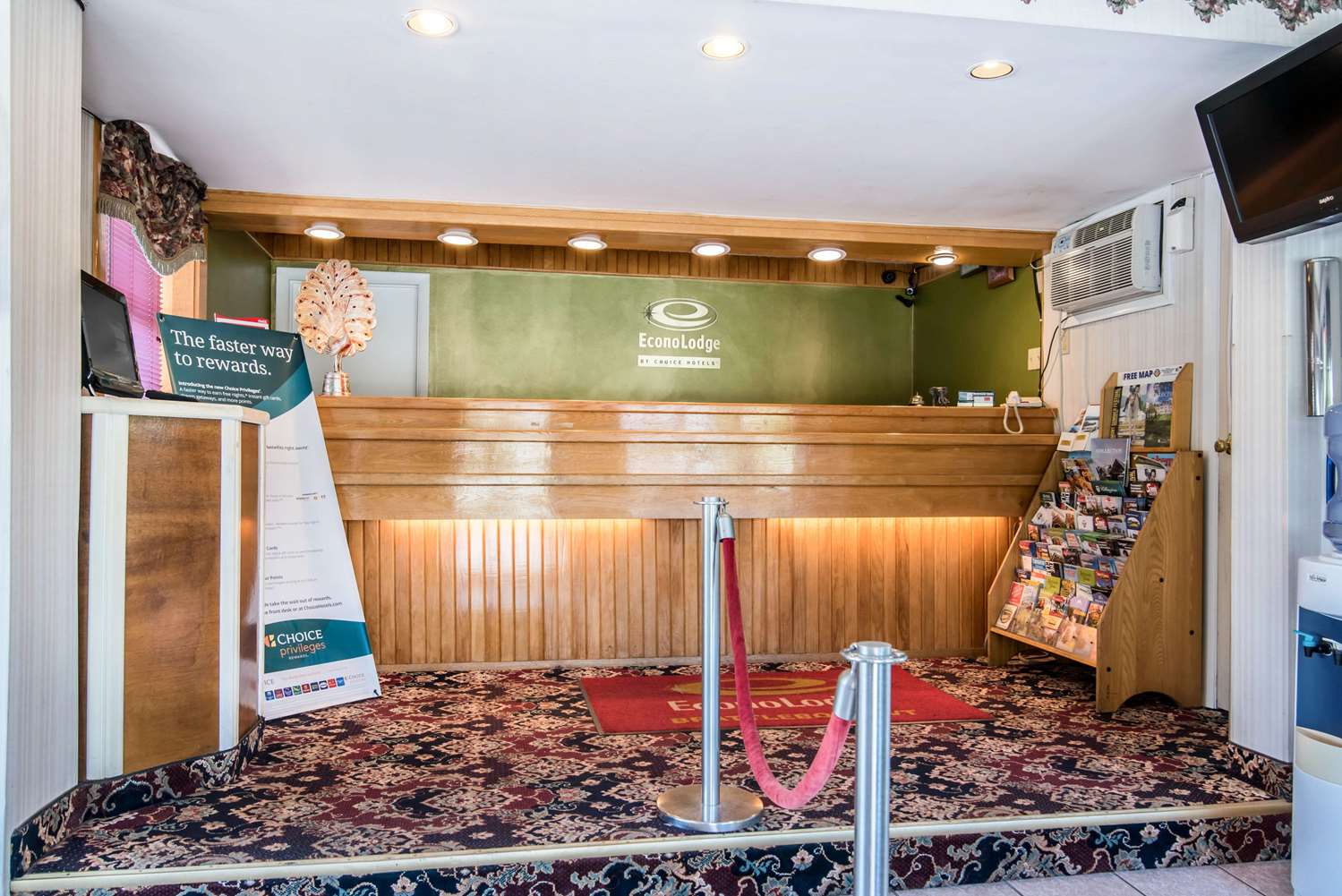 Econo Lodge Brattleboro South 6/15