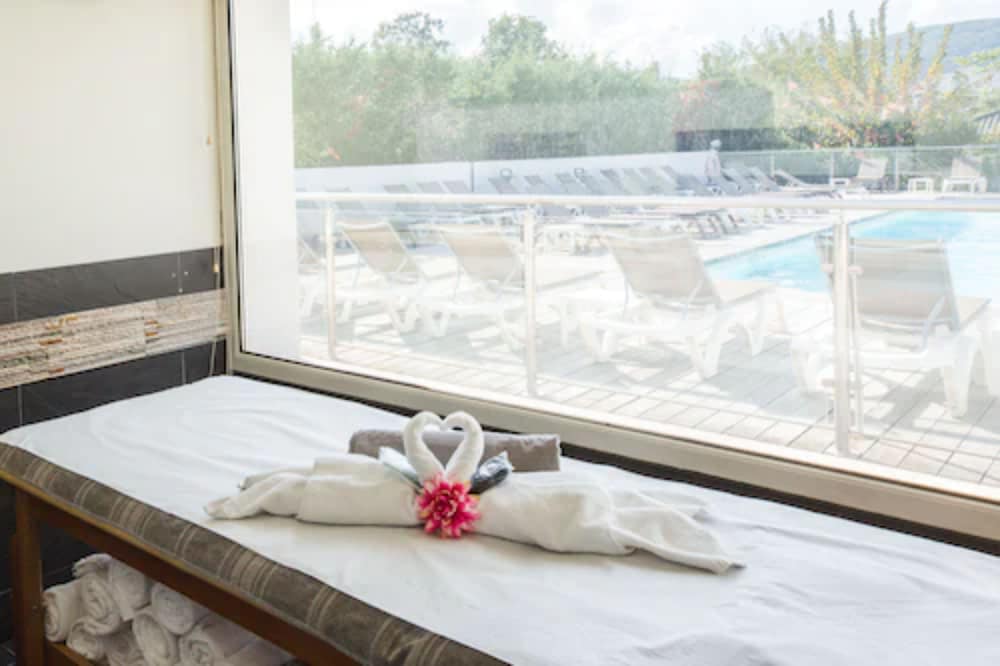 Hotel Restaurant Spa La Madrague 43/68