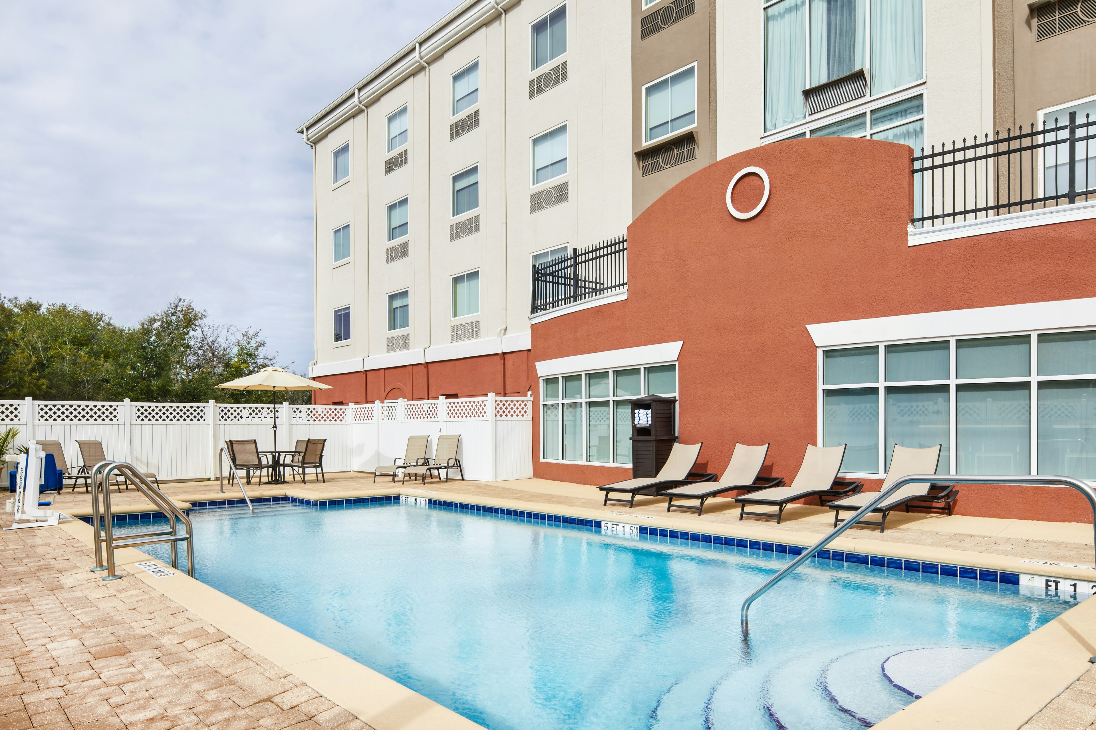 Holiday Inn Express Hotel Suites Palatka Northwest 4/36
