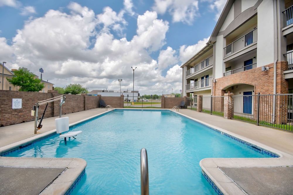 Motel6 Lafayette, LA 56/61