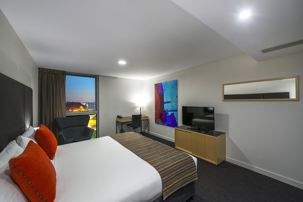 1 Bedroom, City View