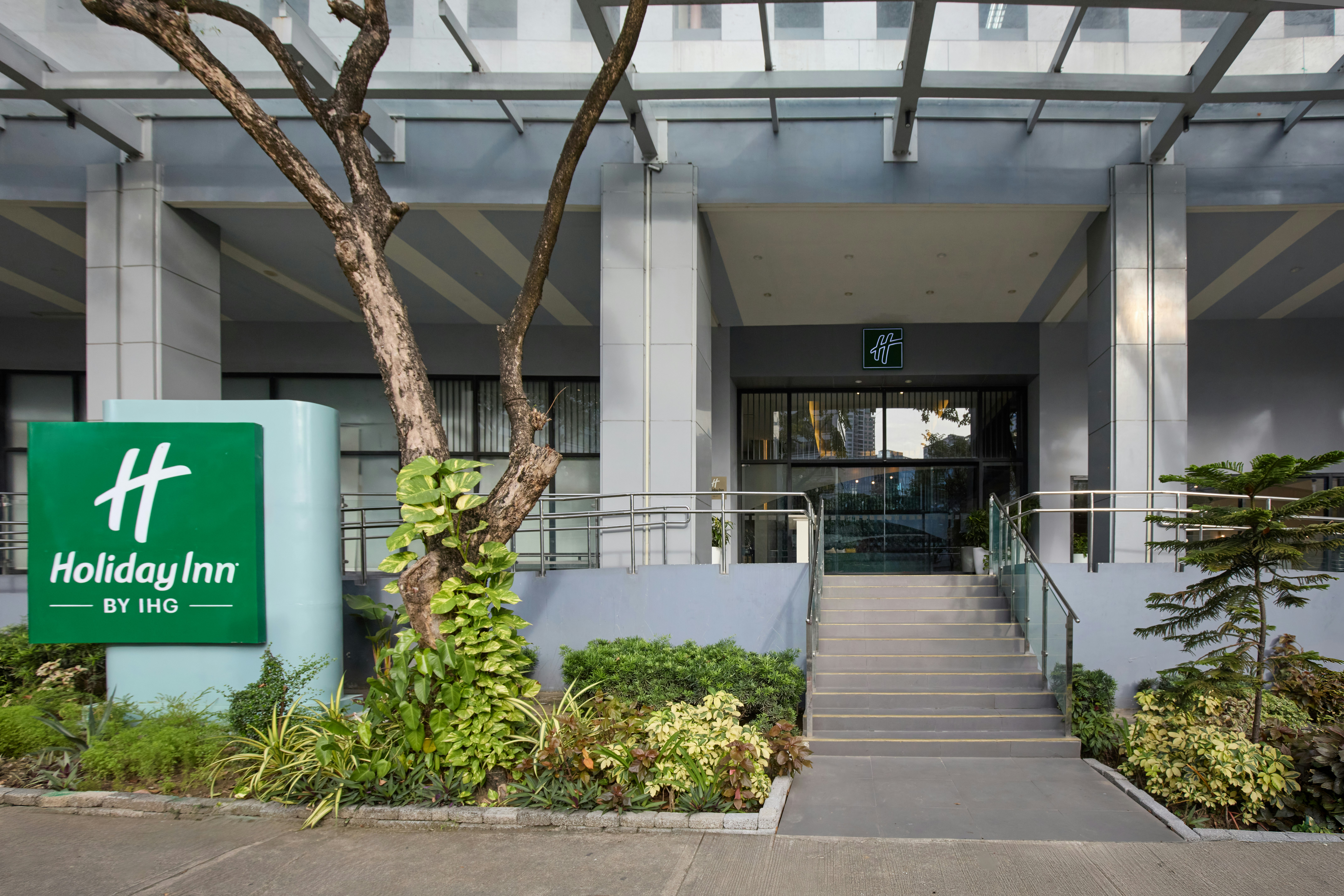 Holiday Inn CEBU CITY 8/69
