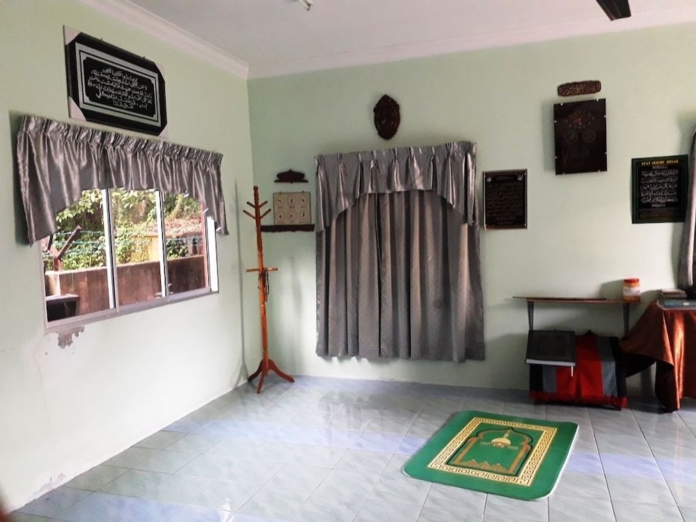 Purnama Beach Resort 50/67