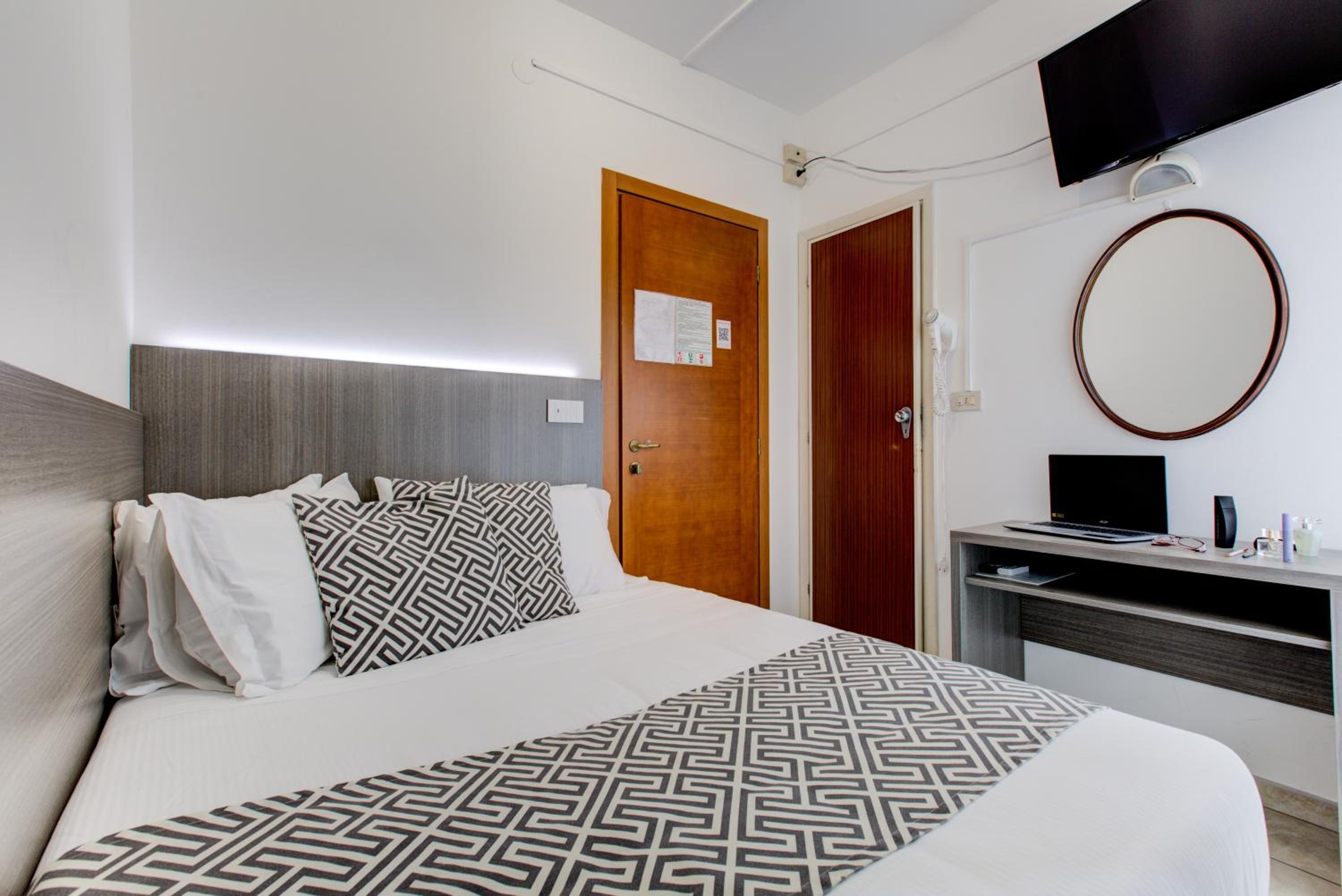 Room, Single, French Bed