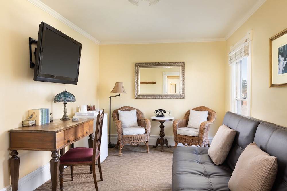 Centrella Inn 41/67