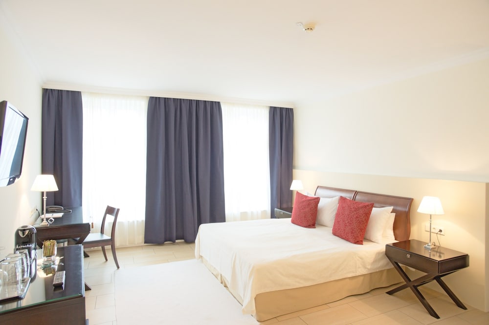 SUPERIOR, DOUBLE BED
