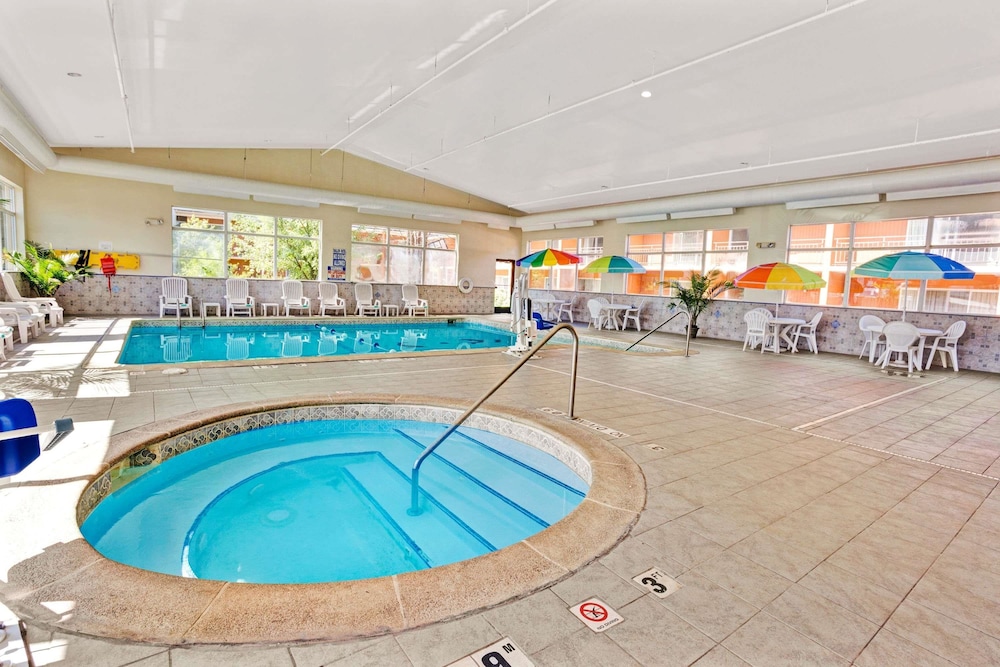 Days Inn By Wyndham Ann Arbor 3/36