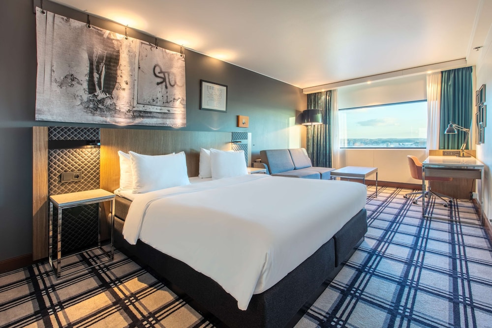 Deluxe, Family, King Bed, Radisson Blu Scandinavia Oslo 3/6