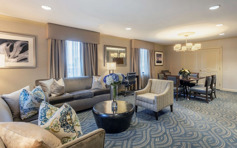 Robert Treat Hotel 44/68