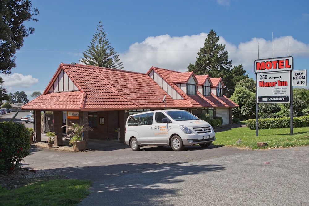 Airport Manor Inn 57/66